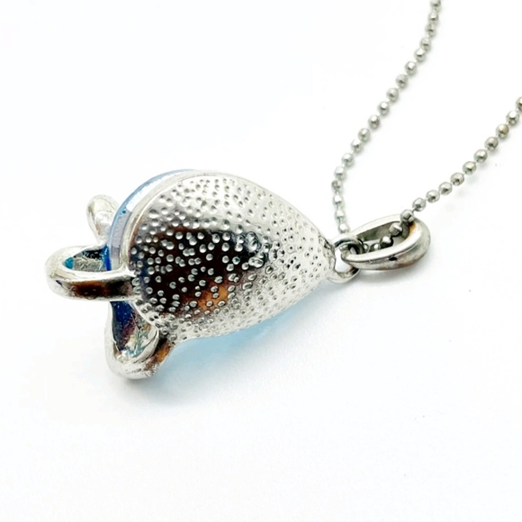 Necklace with Teardrop shaped Pendant - Picture 4 of 4